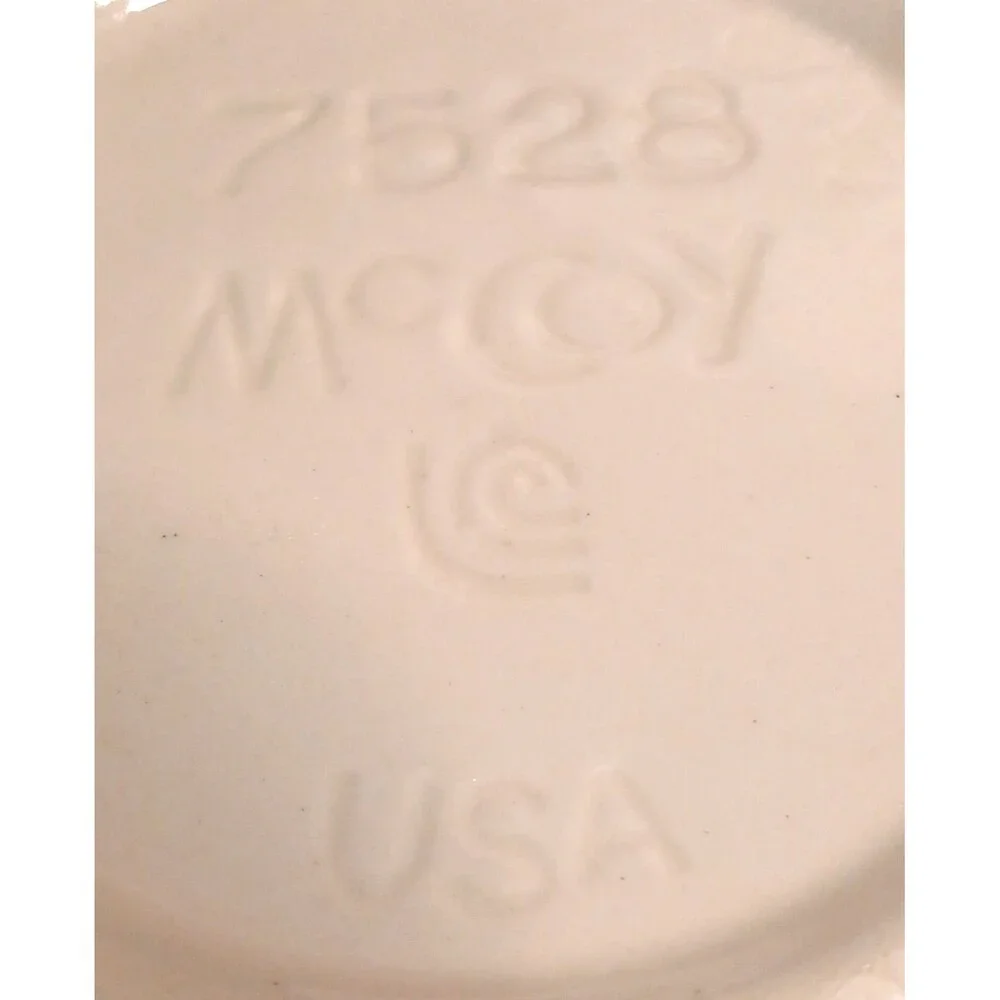 McCoy USA #7528 Scalloped Edge Beige Serving Fruit Bowl